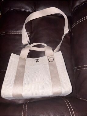 Lululemon Women's Shoulder crossbody Tote Bag
